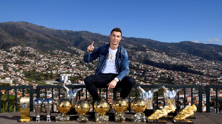 Ronaldo empieza el año en Madeira rodeado de sus principales tr